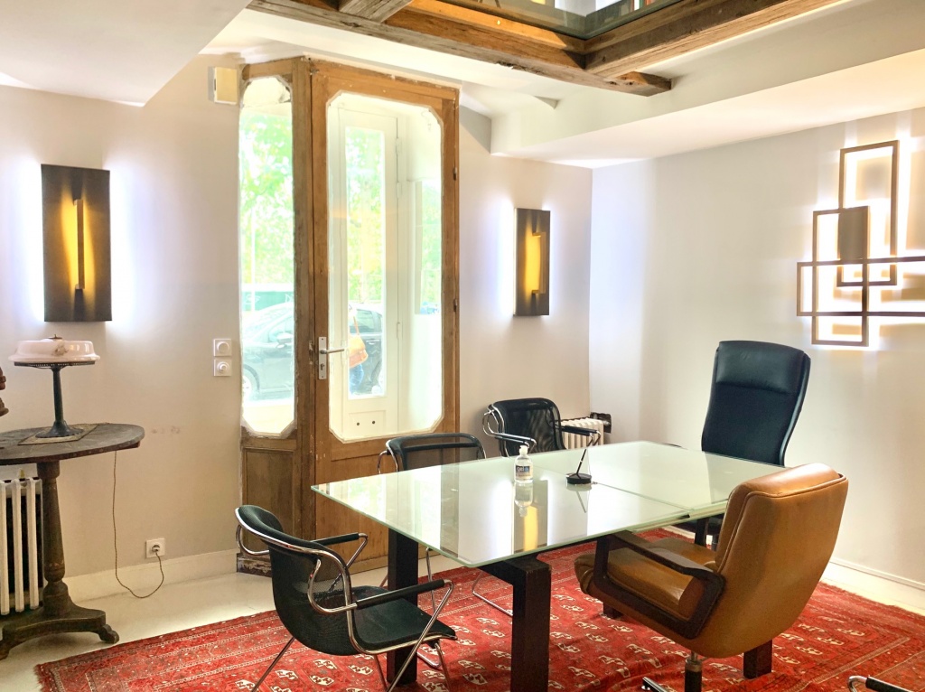 Domiciliation dans locaux prestigieux proche Palais sur Quai de Seine