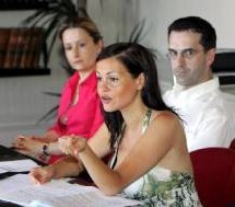 L'Union des jeunes avocats de Moselle (UJA) dénonce une 'nette dégradation' des conditions dans lesquelles s'exercent aujourd'hui les droits de la défense. L'Union des jeunes avocats de Moselle (UJA) dénonce une 'nette dégradation' des conditions dans lesquelles s'exercent aujourd'hui les droits de la défense.