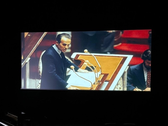 « Aux grands Hommes, la patrie reconnaissante » « Aux grands Hommes, la patrie reconnaissante »